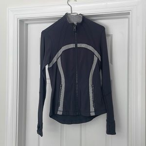 LULULEMON Define jacket size 8, charcoal gray with grey and white piping